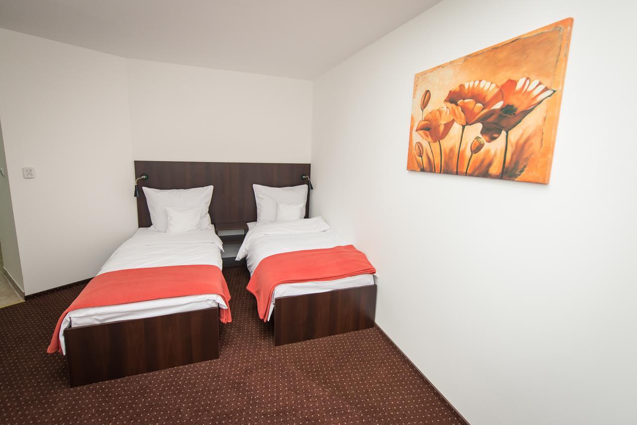 First Hotel Tczew Buitenkant foto