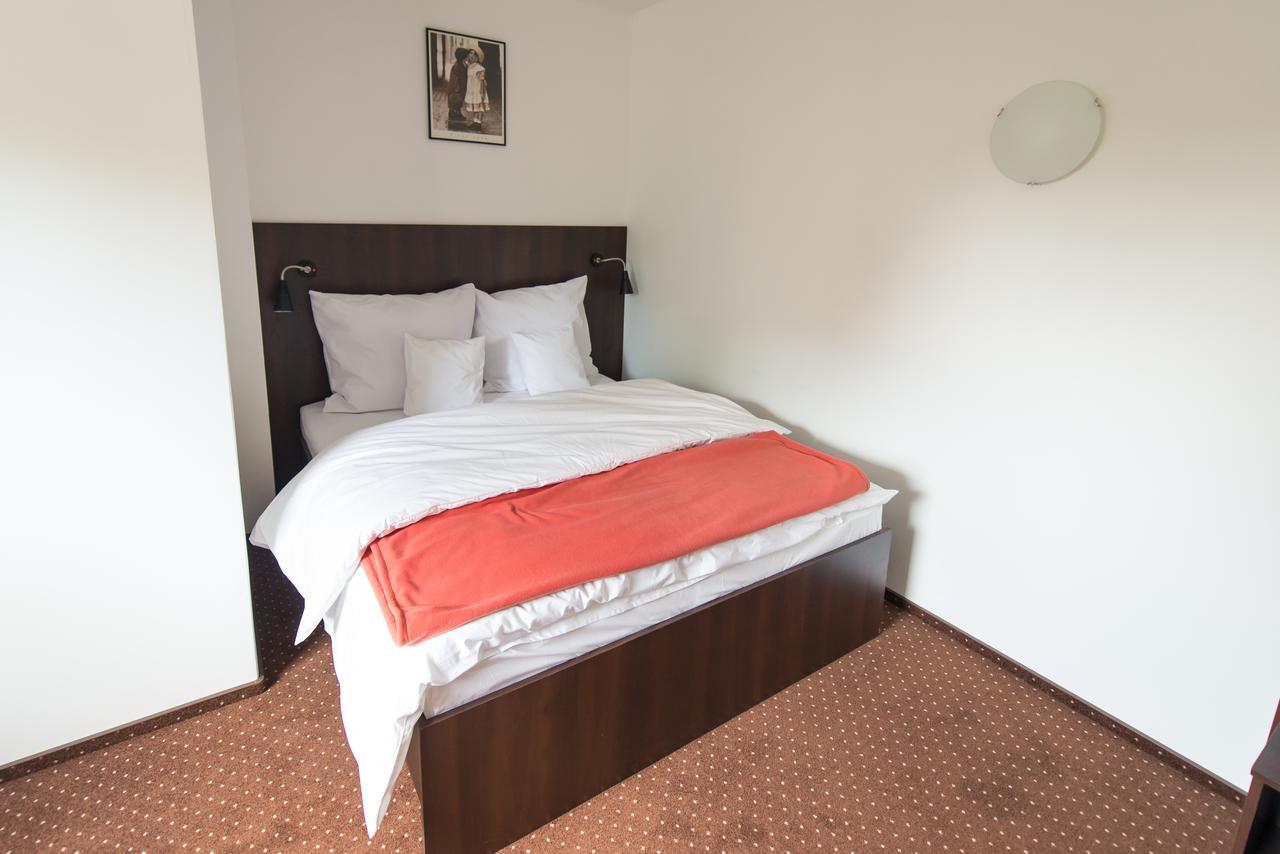 First Hotel Tczew Buitenkant foto