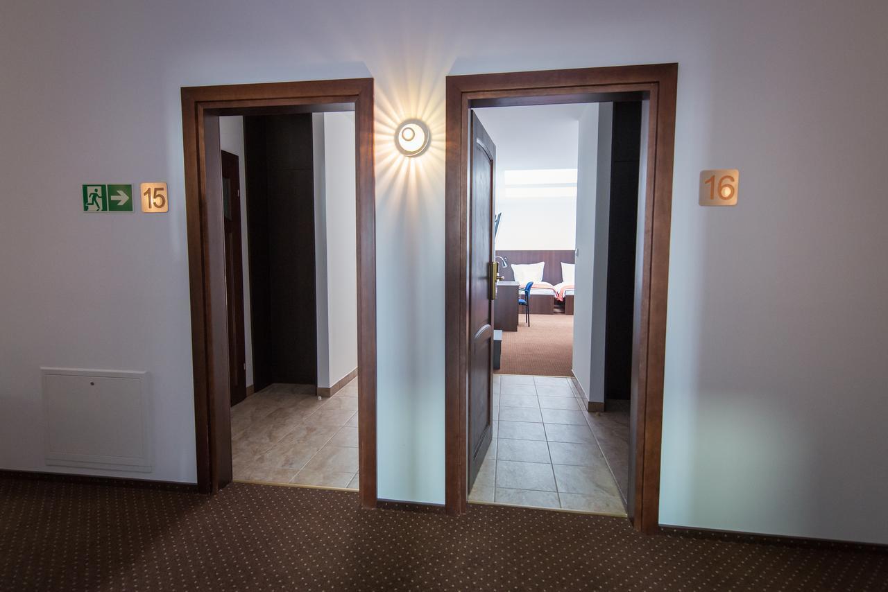 First Hotel Tczew Buitenkant foto