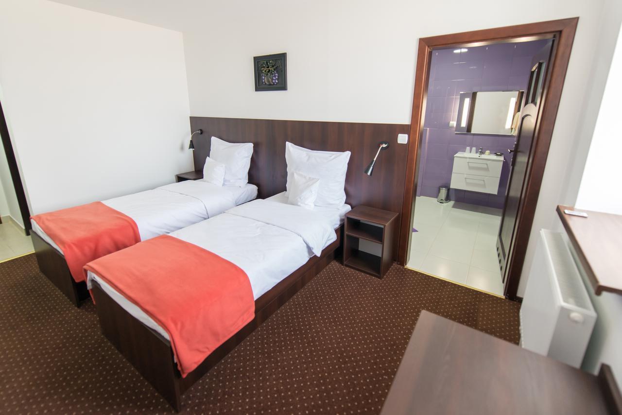 First Hotel Tczew Buitenkant foto