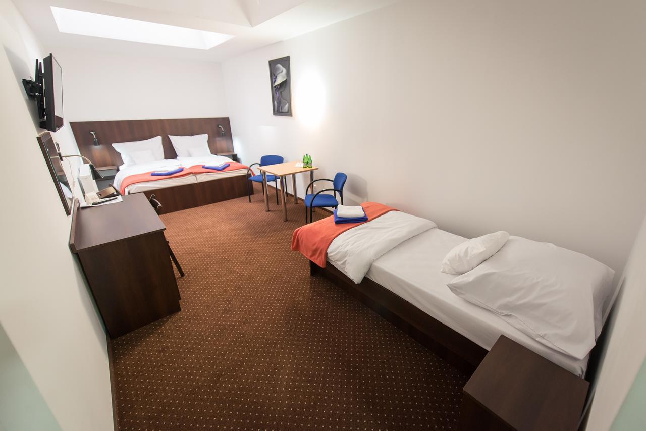 First Hotel Tczew Buitenkant foto